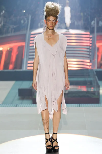 Look 15